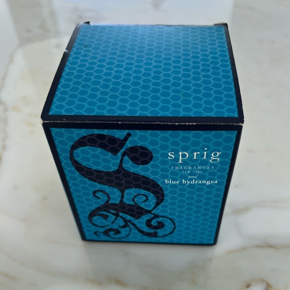 NEST SPRIG BLUE HYDRANGEA CANDLE NIB! - Picture 8 of 12